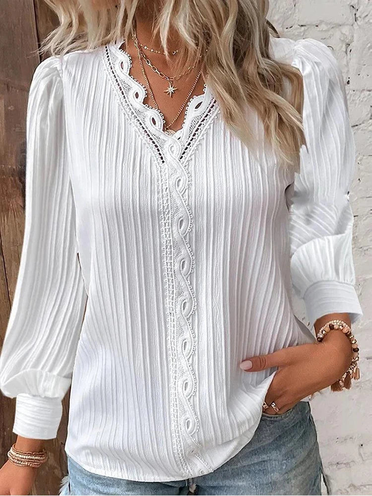 Ella™ | Langærmet bluse med plisser og blonder