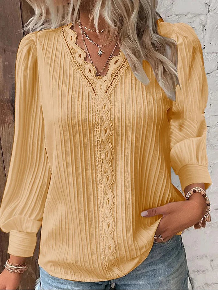 Ella™ | Langærmet bluse med plisser og blonder